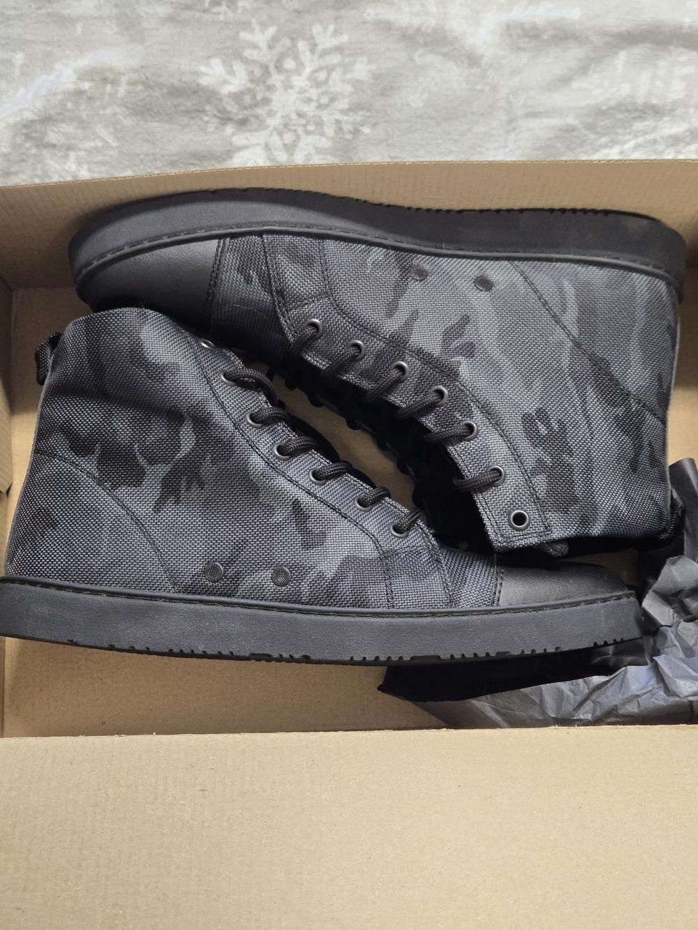 Men's High-Top Sneakers in Dark Gray Camo
